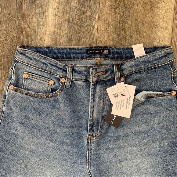 NWT Black Tape High Rise Mom Jeans Raw Hem Size 27 - Picture 2 of 13